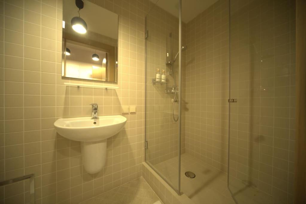 3 Bedroom Apartment In The Old/T รีกา ภายนอก รูปภาพ